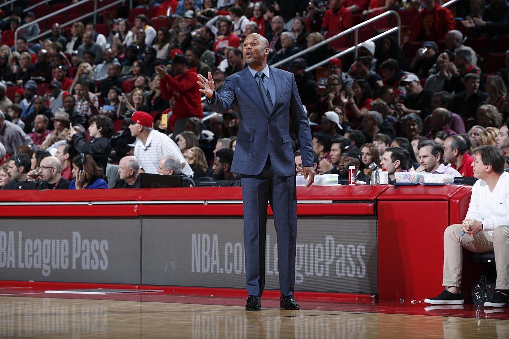 MK体育APP-布莱恩-肖：我打球时头几年只赚15万 当教练后球员问这点钱咋够？