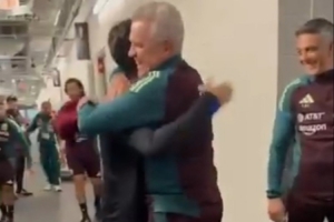 MK体育平台-紧紧拥抱！李刚仁与恩师哈维尔-阿吉雷重逢，二人曾在马洛卡共事