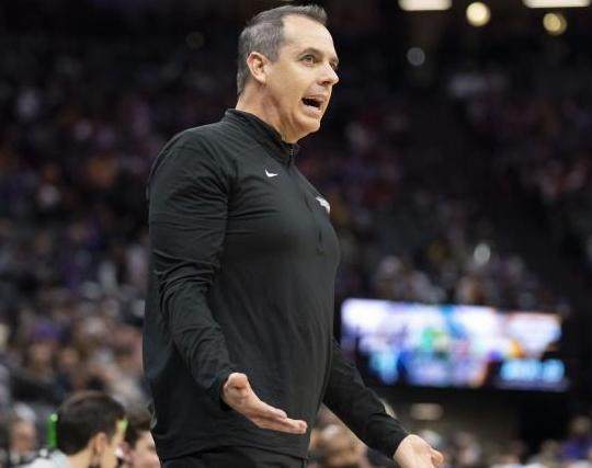 MK体育-詹眉明日大概率缺席 湖人附加赛席位已岌岌可危